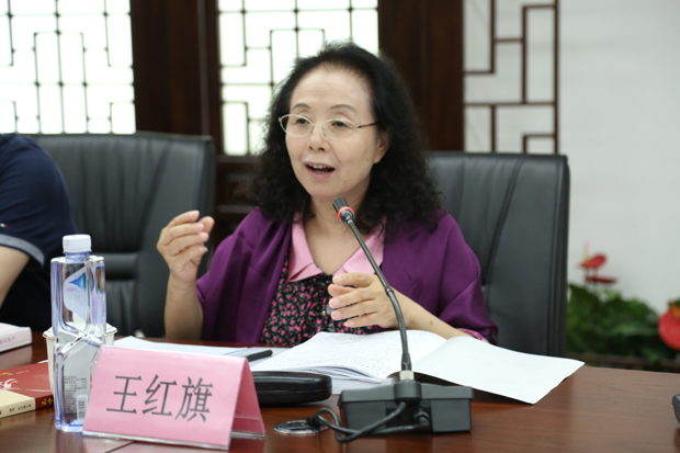 首都师范大学教授、中国女性文化研究中心名誉主任王红旗在评审会上发言.jpg