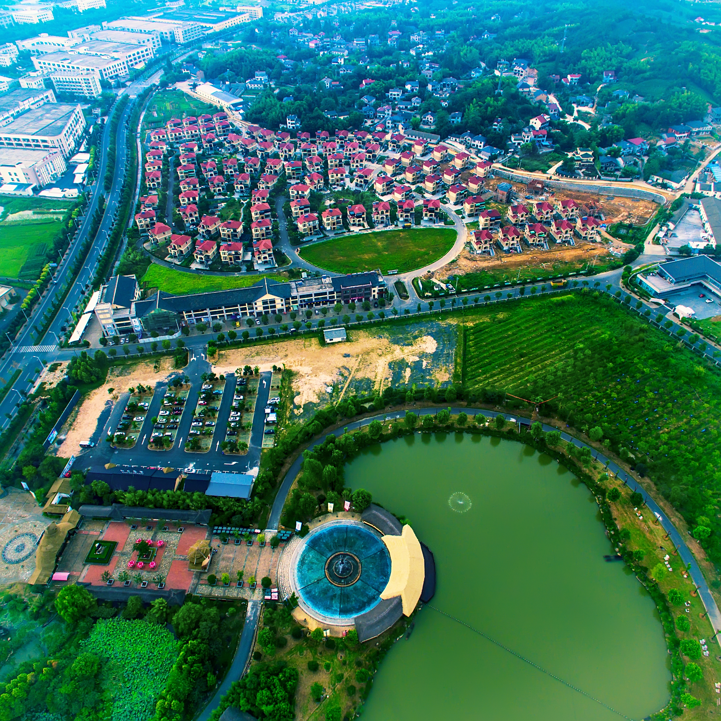 11-5鸟瞰坞村 段修兵 摄.jpg