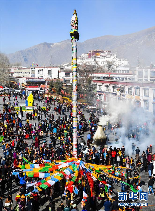 2017.2.9 拉萨大昭寺换经幡迎藏历新年5.jpg