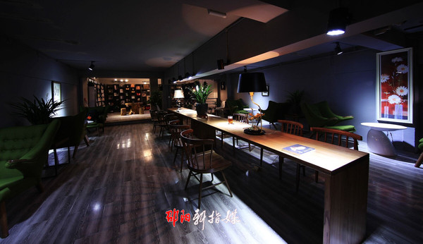 2017.2.10 书里书外24小时书店.jpg