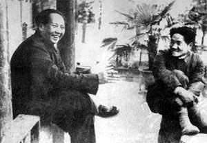 1949年毛泽东与毛岸英在香山.jpg
