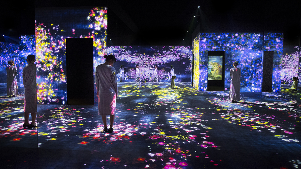 Flower Forest, Lost, Immersed and Reborn teamLab 2017 (installation view 01).jpg